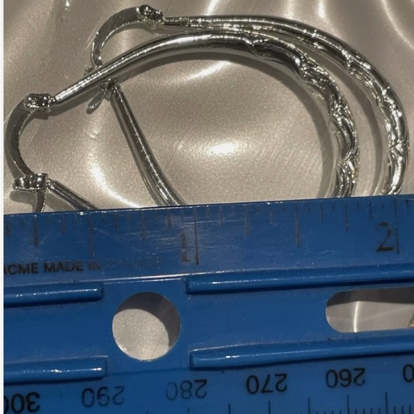 Silver teardrop hoops - Picture 5 of 5